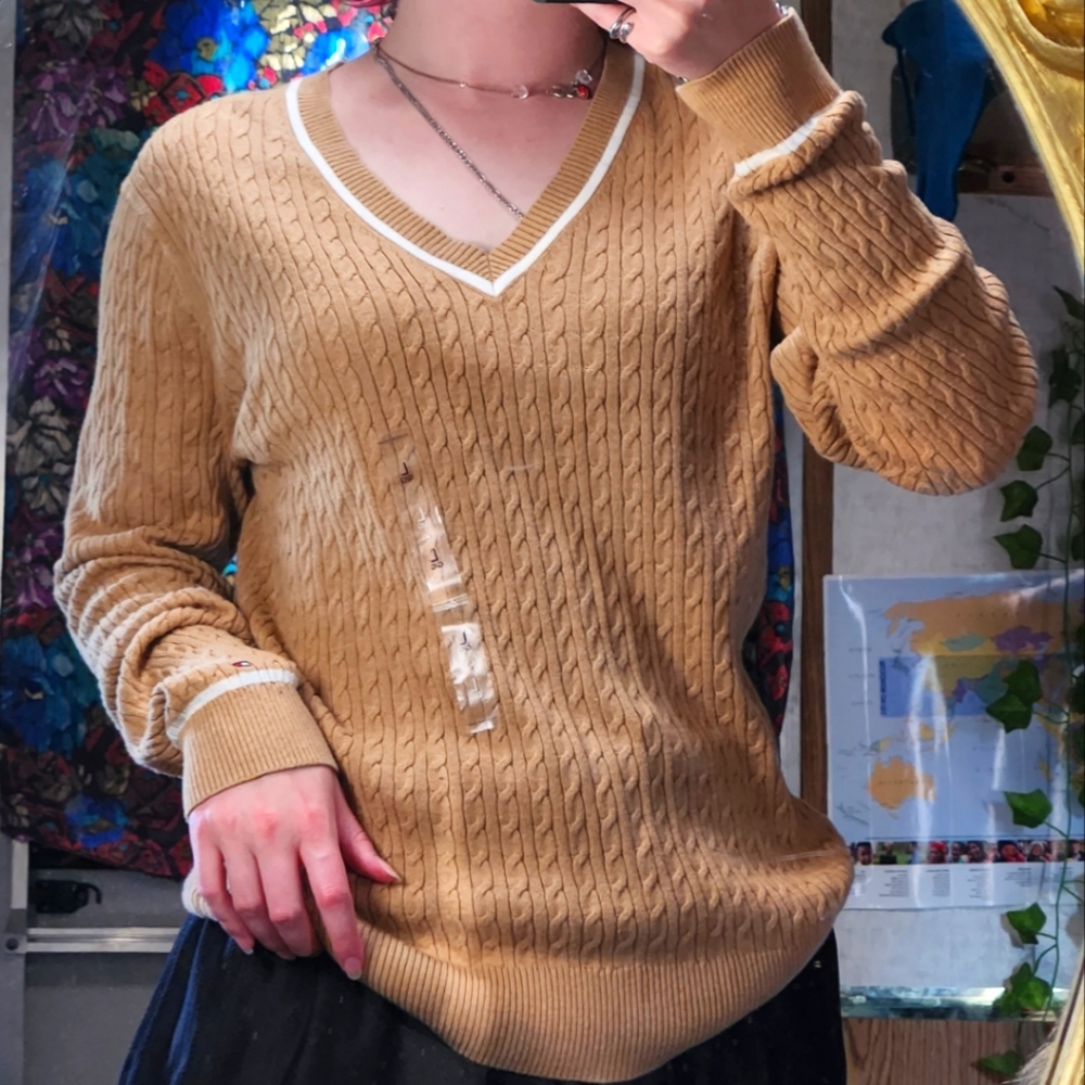 BRAND NEW SWEATER